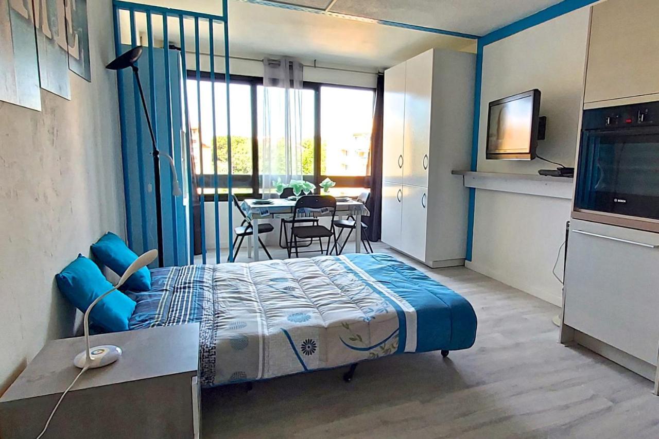 Апартаменты Hypercenter 27 M With Wifi And Shared Pool Фрежюс Экстерьер фото